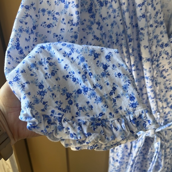 Eileen West Ruffled Robe - Picture 5 of 11